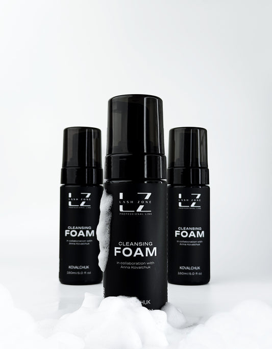 Lo shampoo deterge, sgrassa la pelle e ha un effetto battericida.